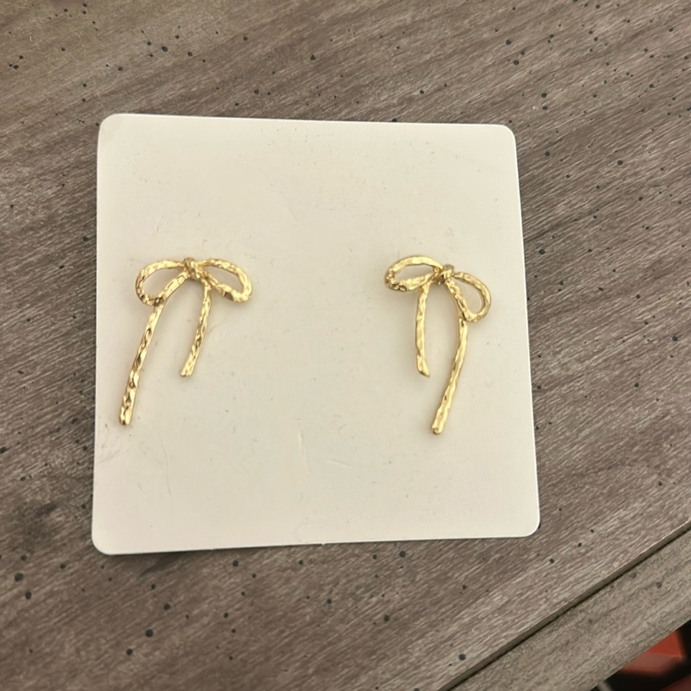 Bow earrings